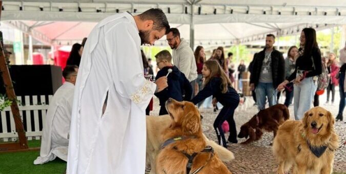 Paróquia São Francisco de Assis promove a Festa da Criação e bênção dos animais