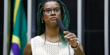 Carol Dartora destina R$ 176 milhões em políticas de impacto social e recusa uso de “emendas Pix”