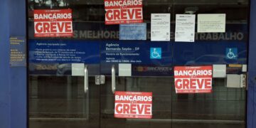 Bancários rejeitam proposta da Caixa e dão continuidade à greve