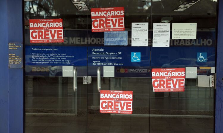 Bancários rejeitam proposta da Caixa e dão continuidade à greve