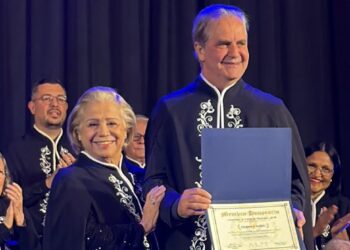 ulisses maia se torna membro honorário da Academia de Letras de Maringá