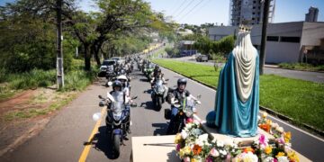 Motociclistas se reúnem em momento de fé em Maringá