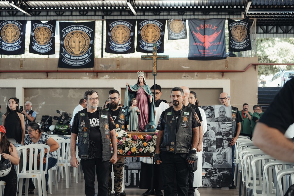 Motociclistas têm momento de fé em Maringá