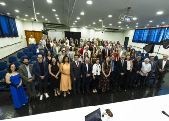 UEM empossa chefes de departamentos para o biênio 2026-2028
