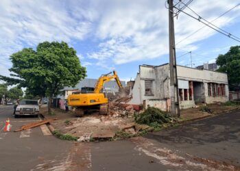 Prefeitura de Marialva inicia a demolição do antigo prédio da Agência do Trabalhador