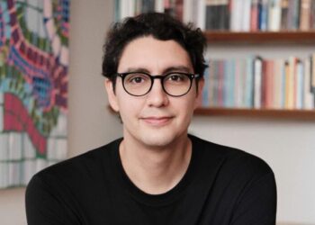 Psicólogo Vinícius Romagnolli lança o livro Nenhuma Paixão em Vão