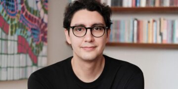 Psicólogo Vinícius Romagnolli lança o livro Nenhuma Paixão em Vão