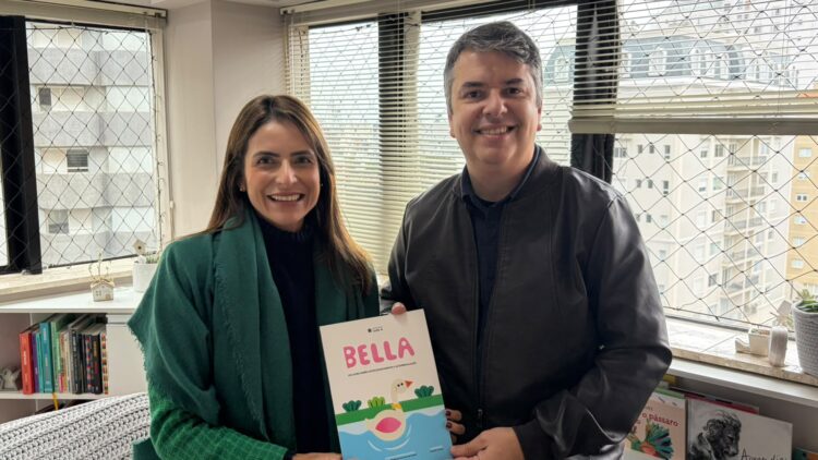 Coletivo de profissionais da saúde lança livro nesta quinta-feira, em Curitiba