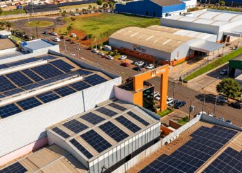Complexo Industrial Grupo Multibelt com Painéis Solares (Crédito: Assessoria)