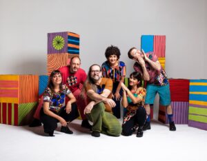 Grupo Barbatuques apresenta show ‘Barbatuquices!’ em Maringá nesta quarta (14)