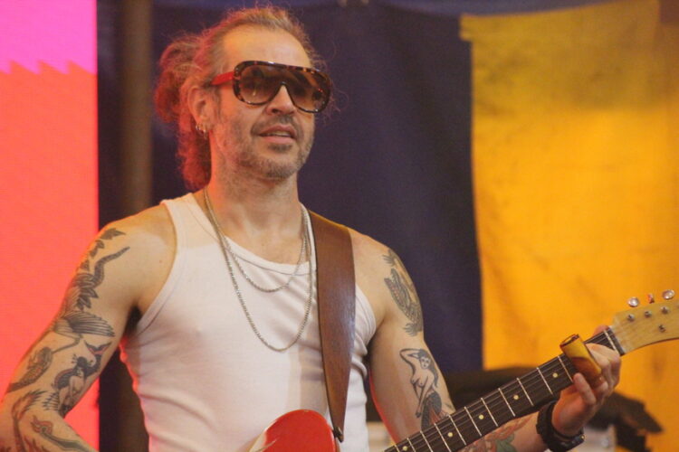Marco Teixeira é guitarrista e backing vocal da banda maringanse (Crédito: Arquivo/Cristiano Martinez)