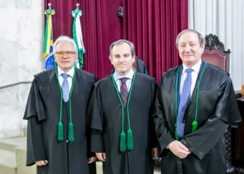 Conselheiro Ivan Bonilha é eleito para presidir o TCE-PR no biênio 2027-2028