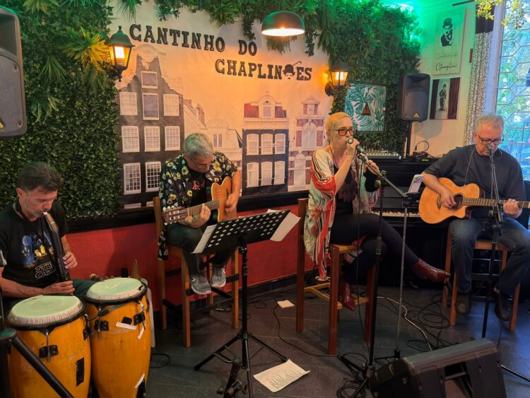 Nila Branco conclui turnê pela Europa com homenagem às grandes vozes femininas da música brasileira