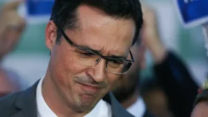 TSE nega registro a Deltan Dallagnol; candidato ao Senado pede que continuem votando nele