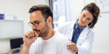 Médica explica por que o monitoramento de vírus respiratórios deve continuar no Paraná