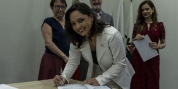 Jornalista Adriana Cardoso assume a Assessoria de Comunicação da UEM