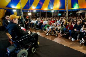 Marcelo Rubens Paiva, autor de “Ainda Estou Aqui”, emociona público no Circo Literário da Flim