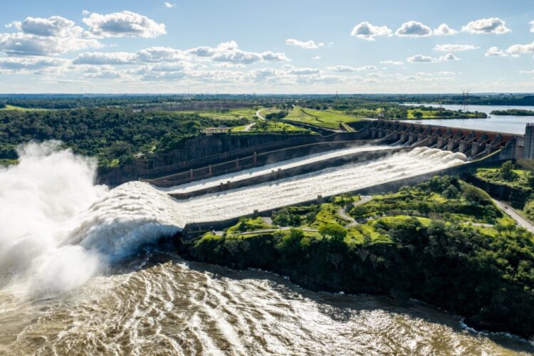 Itaipu adota estratégia para evitar elevação do rio Paraná
